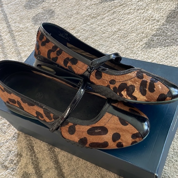 🍎SOLD Cole Haan Nike leopard print pony hair Mary Jane flats 10B Velcro Strap - Picture 6 of 11